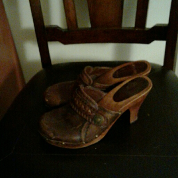 Shoes - Picture 4 of 4